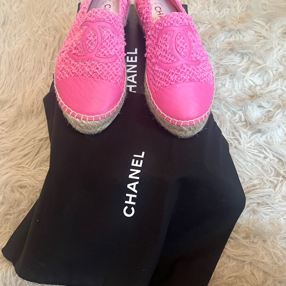 CHANEL Vibrant Pink Espadrilles